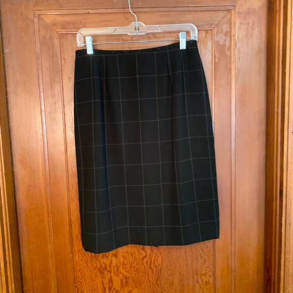 Kasper 2-Piece Suit - Jacket and Skirt Black Windowpane Design Size 8 - Picture 15 of 15